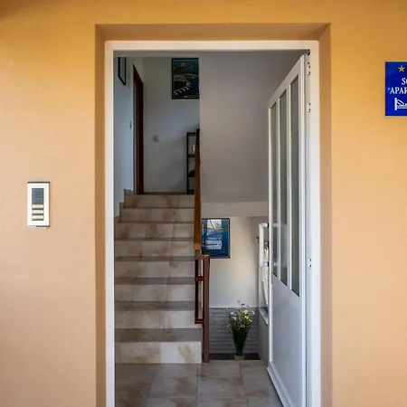 Apartman Ana 3 Vinkuran Exterior photo